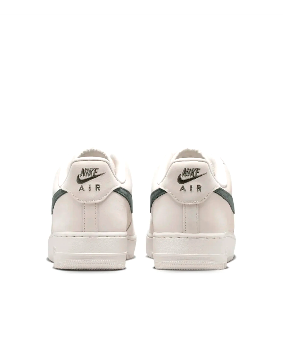 Nike Air Force 1 '07 LV8